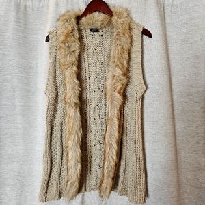 Cozy Cute Tan Cable Sweater Vest with Faux Fur - Size Medium